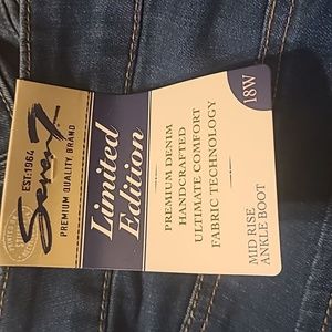 Seven7 Jeans Size 18W NWT